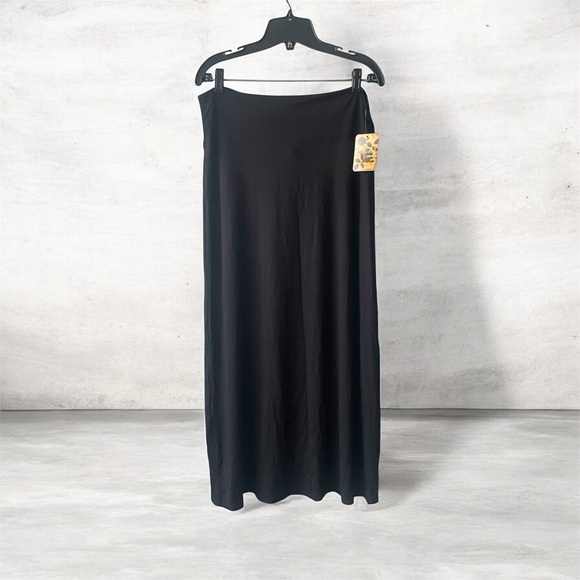 Hybrid & company Dresses & Skirts - Hybrid & Company Classic Black Maxi Skirt